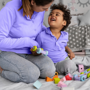 Agência de babá em 2026: quanto custa, como funciona e quando vale a pena