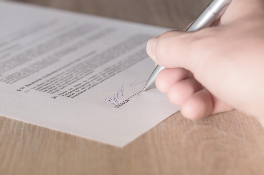 Contrato informal: o risco invisível que pode virar dor de cabeça