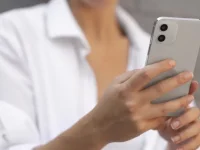 vale a pena contratar empregada doméstica online pelo celular